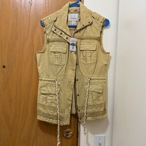 NWT sz M tan/khaki canvas BKE Outerwear Utility Vest with cinched waist